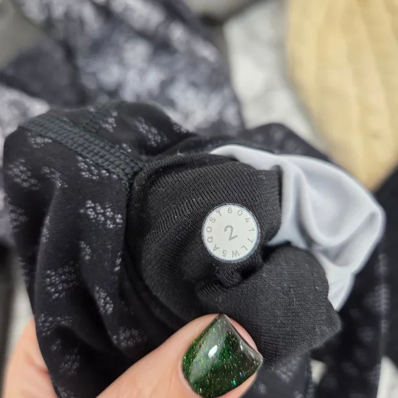 Lululemon Wunder Under Hi-Rise Tight 28" Overlace HR Ice Grey Black leggings 2 - Picture 7 of 7